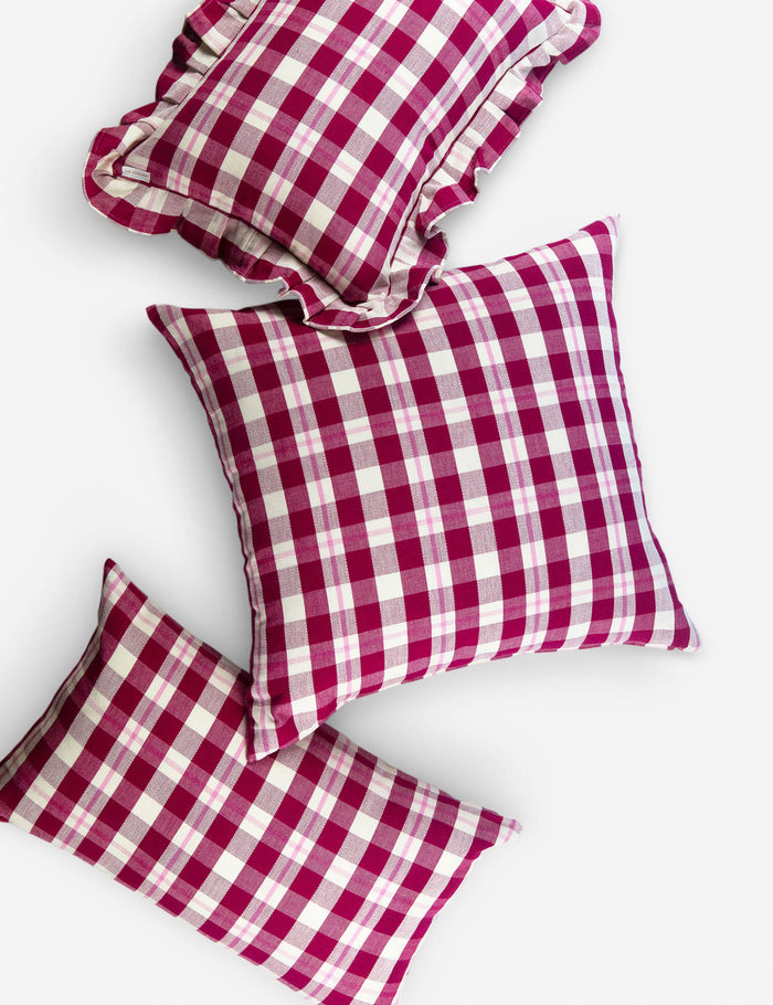 #color::cranberry #size::lumbar  #size::square