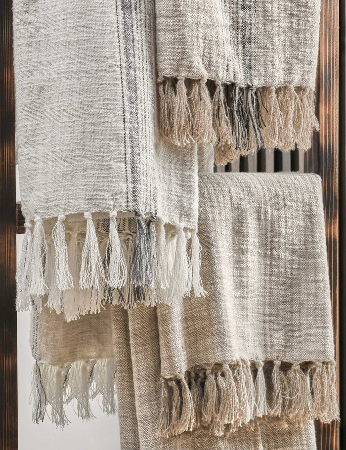 #color::ivory-and-gray #color::natural-and-ivory