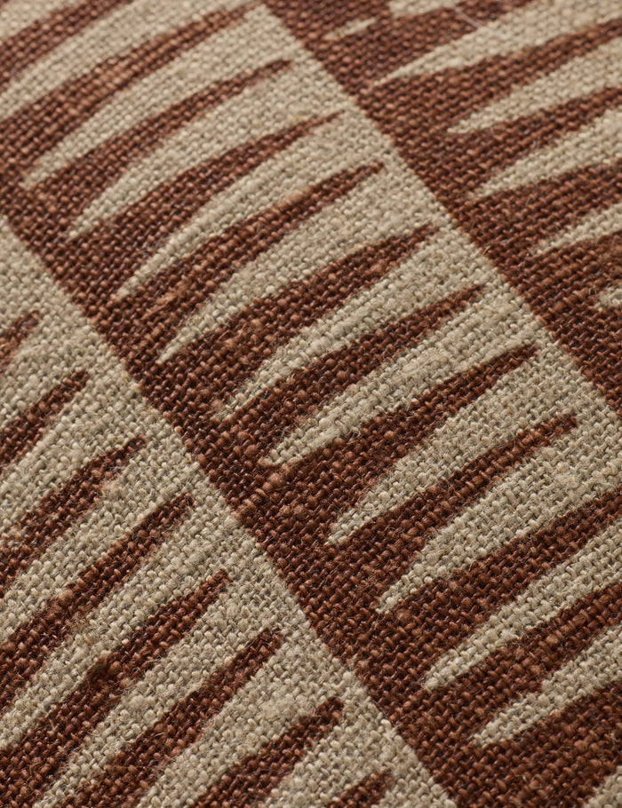 #color::natural-and-rust #size::13--x-21- #insert::down #insert::polyester