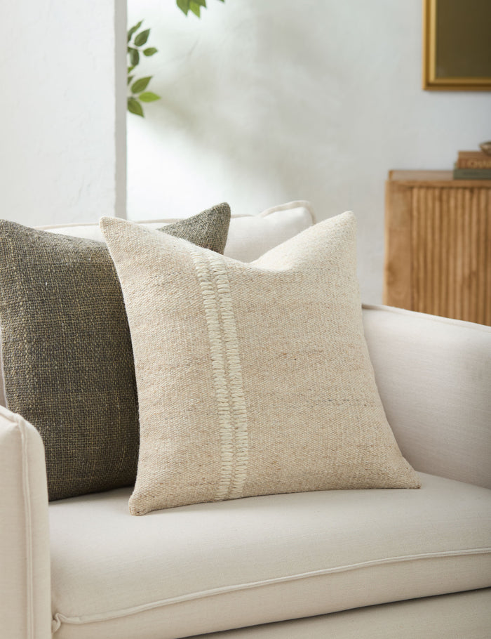 #color::taupe-and-sandstone #size::18--x-18- #size::20--x-20- #size::22--x-22- #insert::down #insert::polyester