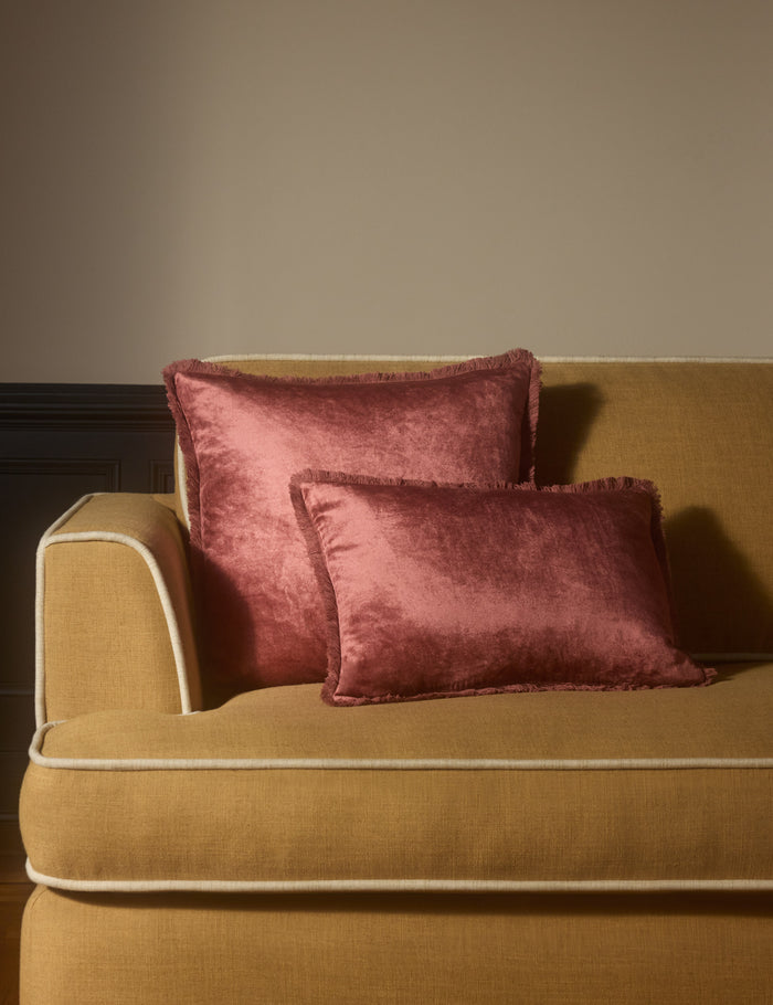 #color::sangria #style::lumbar #style:square