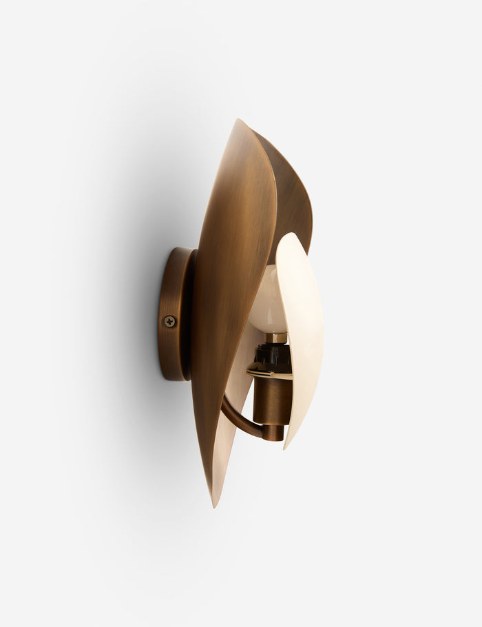 #color::cream-and-antique-brass