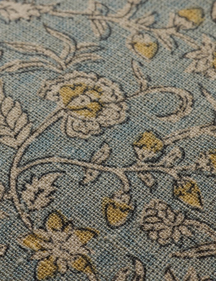 #color::light-blue-and-multi #style::square #fill type::down #fill type::polyester