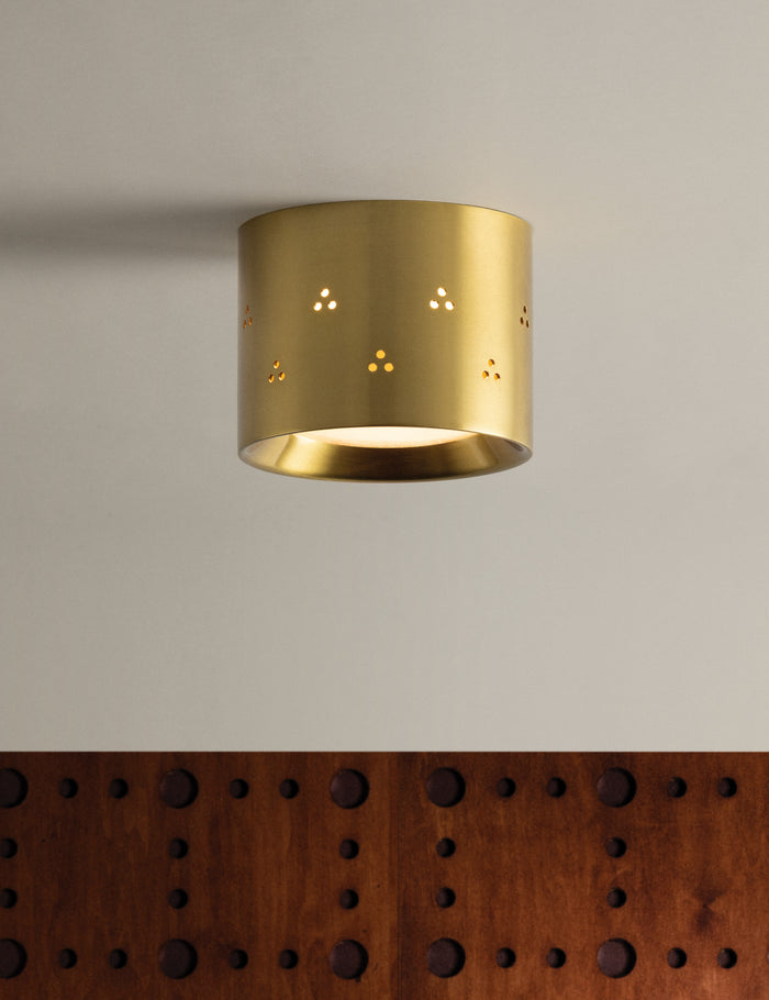 #color::antique-brass #size::4.5-dia