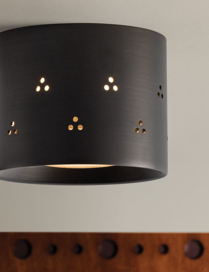 #color::bronze #size::4.5-dia