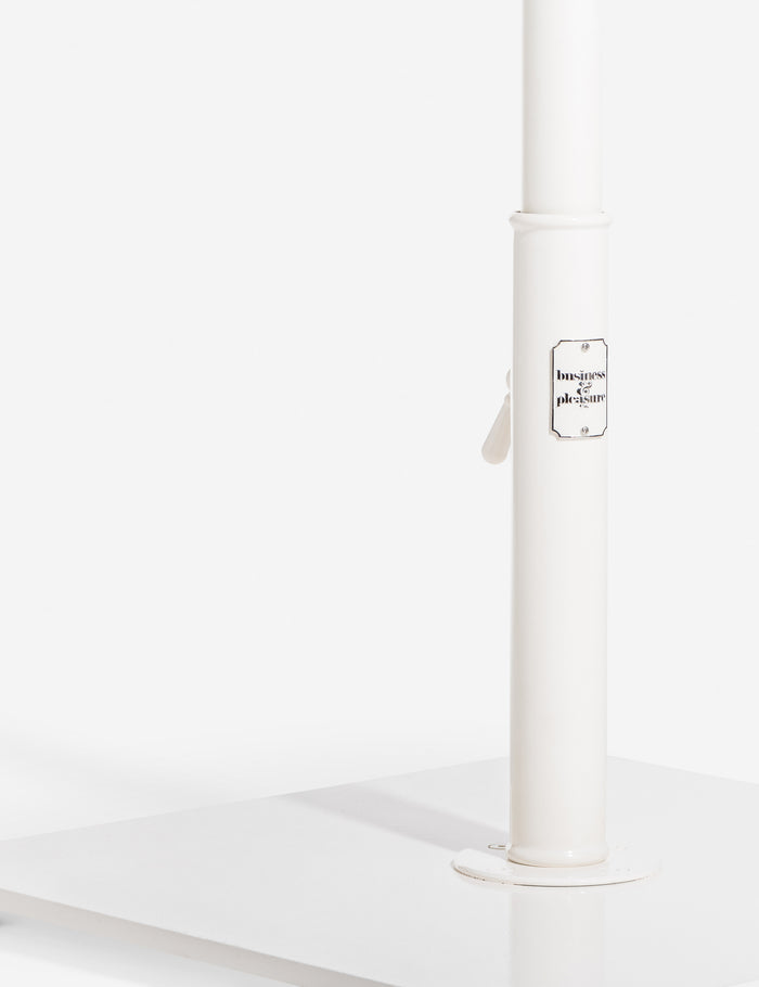 #color::white #size::large