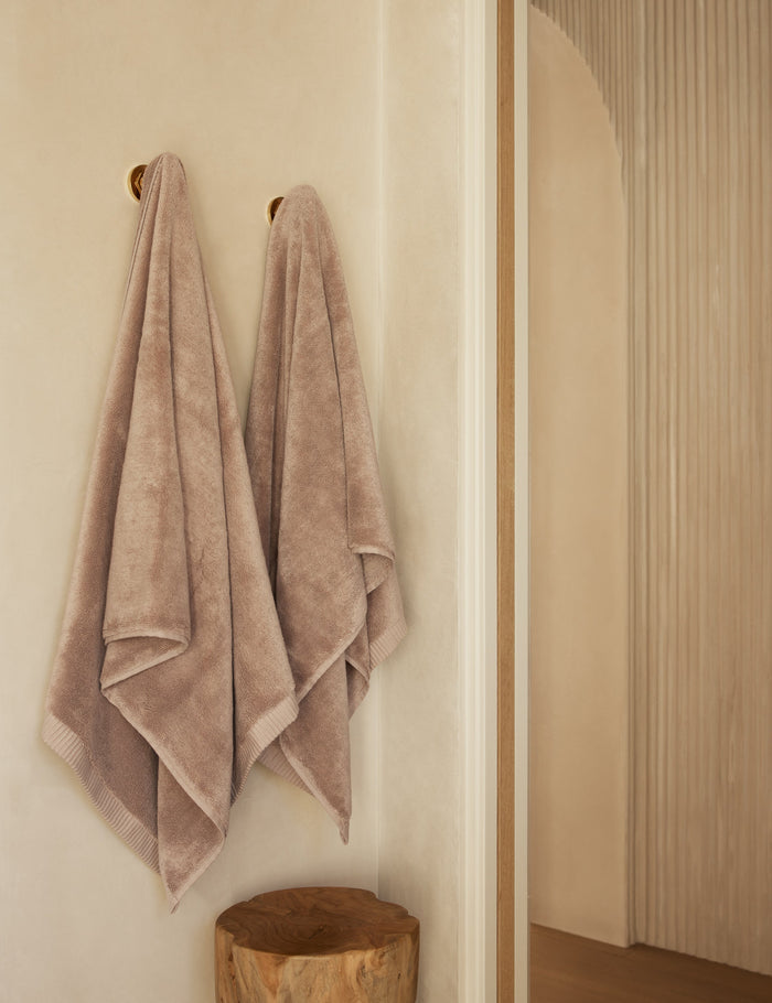 #color::blush #style::bath-towel #style::towel-set #style::bath-sheet