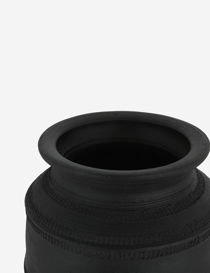 #color::black