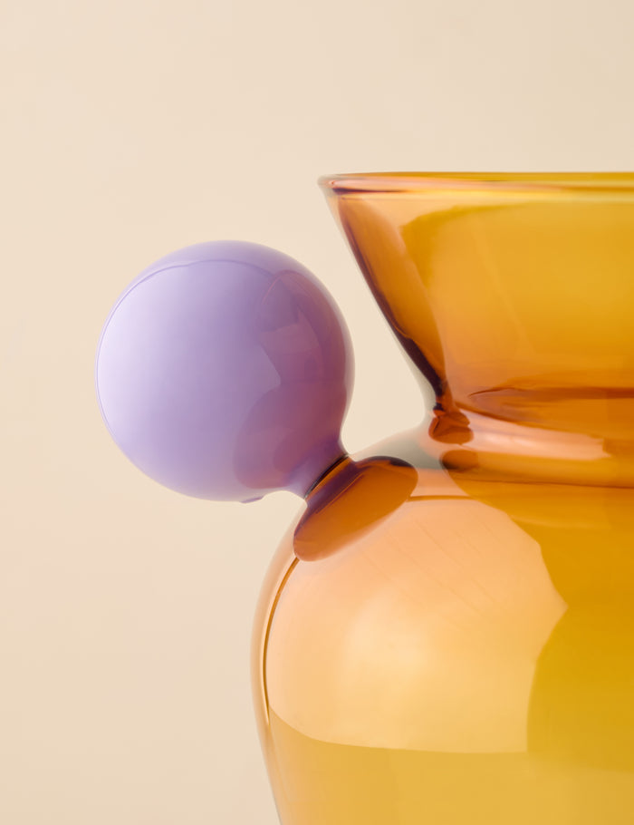 #color::amber