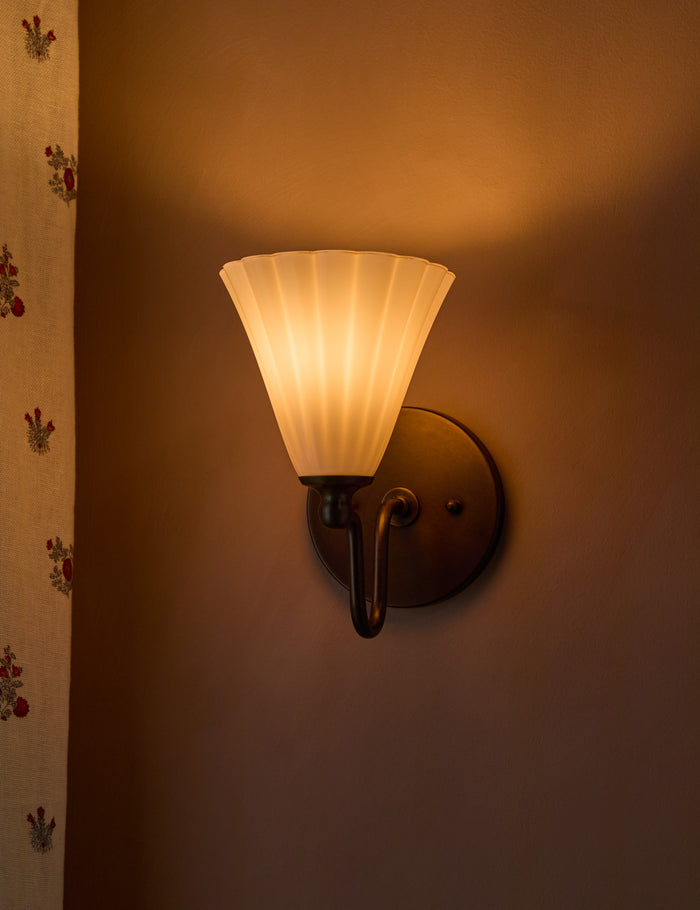 #color::aged-brass