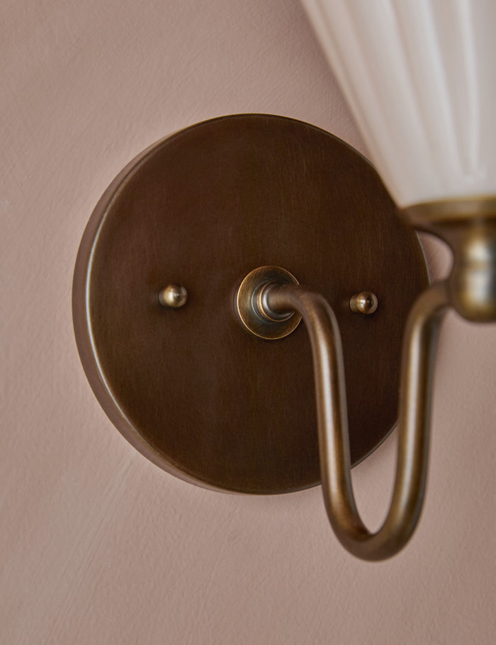 #color::aged-brass