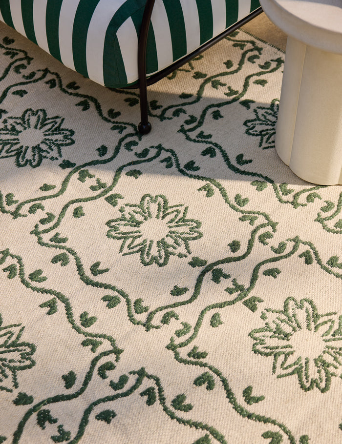 #color::ivory-and-emerald #size::2-6--x-8--runner #size::3--x-5- #size::4--x-6- #size::5--x-8- #size::6--x-9- #size::8--x-10- #size::9--x-12- #size::10--x-14-