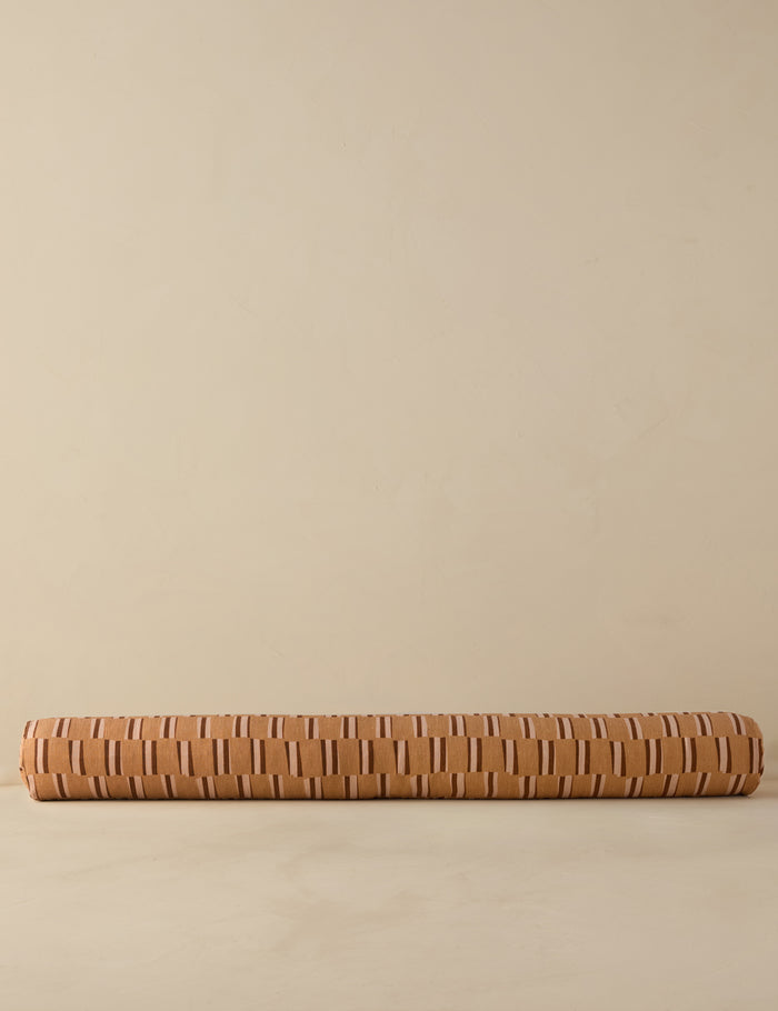 #color::cinnamon #style::long-bolster