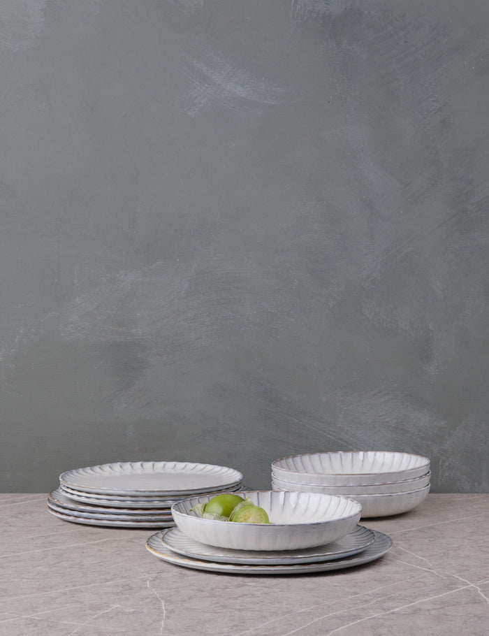#color::white #style::12-piece-set