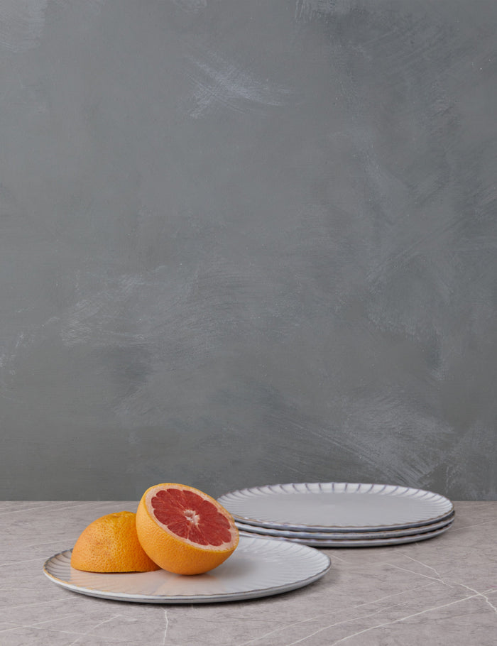 #color::white #style::dinner-plates--set-of-4