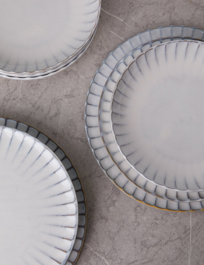 #color::white #style::12-piece-set