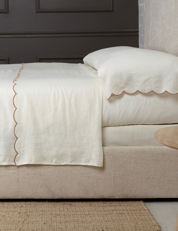 #color::cream-and-terracotta #size::standard #size::king