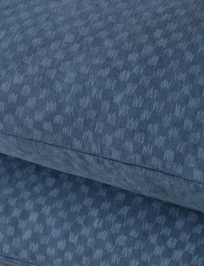 #color::azure #size::king #size::standard