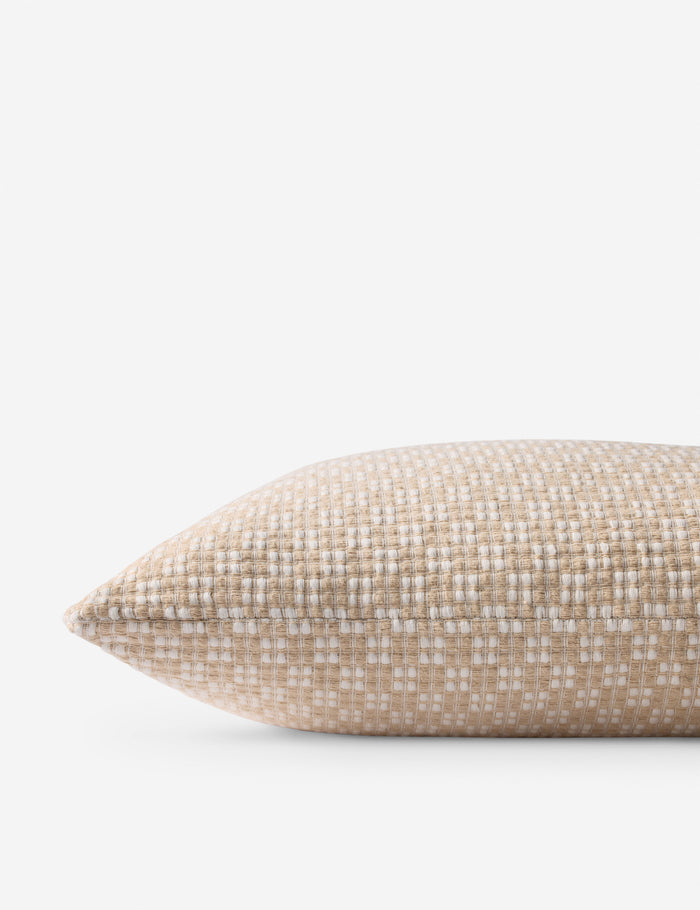#color::ivory-and-wheat #style::square #fill type::down #fill type::polyester