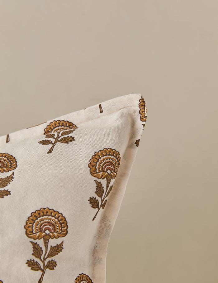 #color::marigold #size::euro