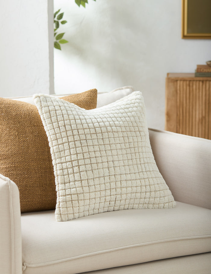 #color::ivory #size::18--x-18- #size::20--x-20- #size::22--x-22- #insert::down #insert::polyester