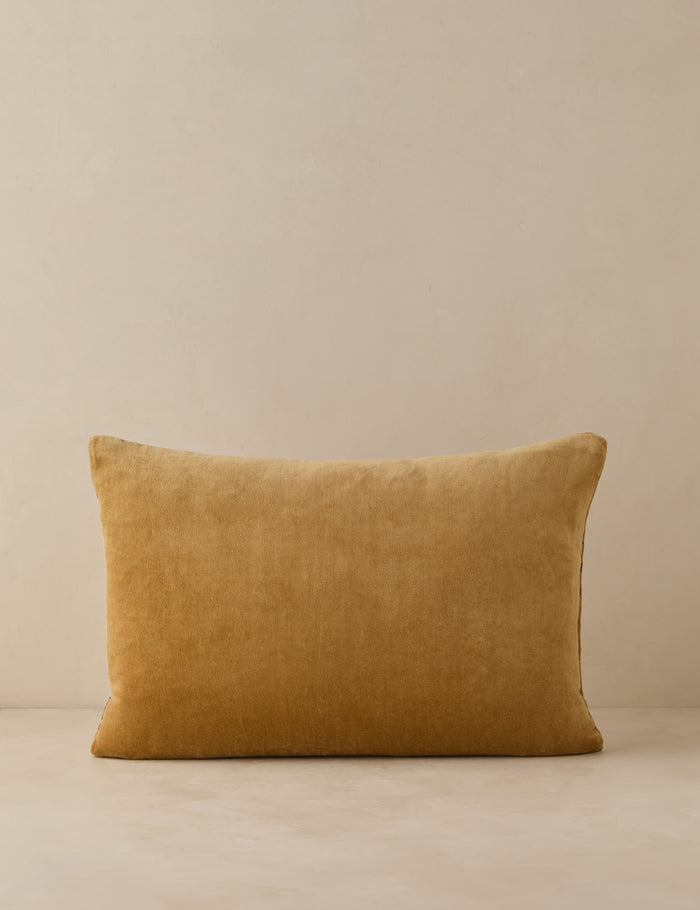 #color::sand #style::lumbar #fill type::with-insert