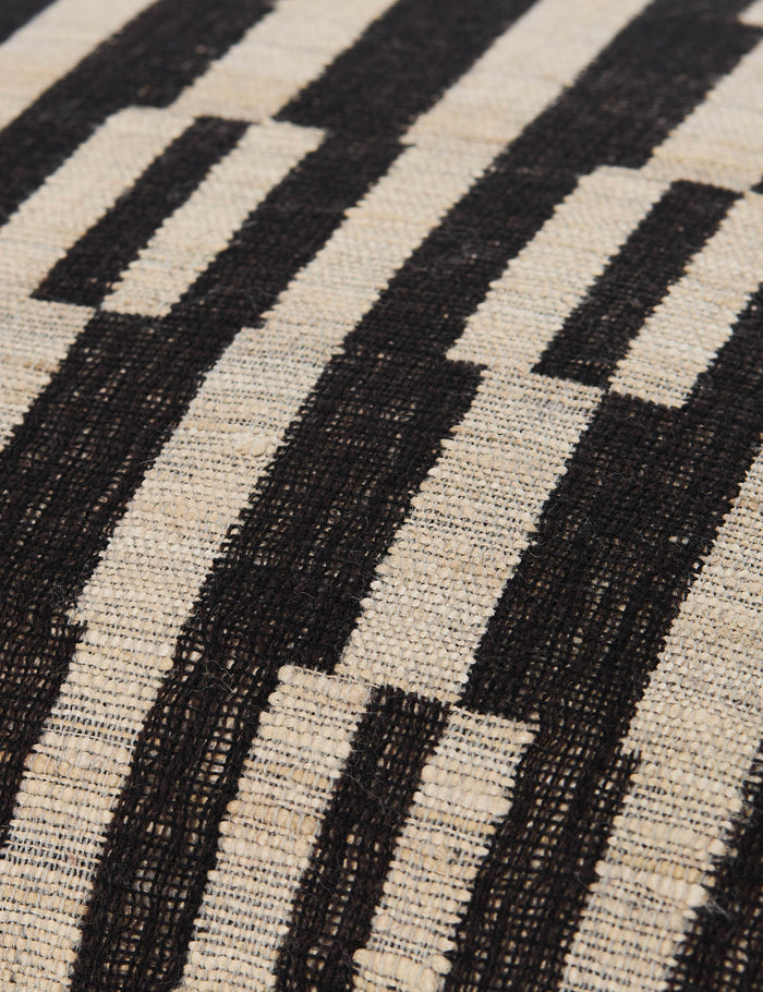 #color::charcoal-and-ebony #size::18--x-18- #size::20--x-20- #size::22--x-22- #insert::down #insert::polyester