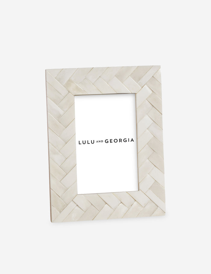 #color::white #size::4--x-6-