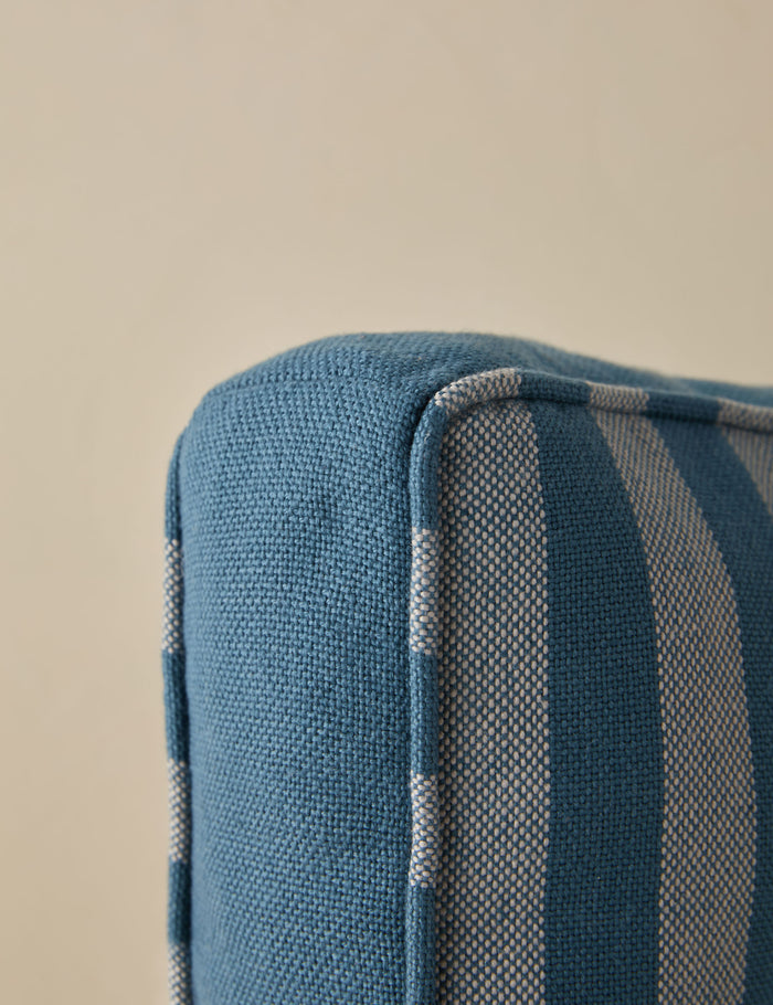 #color::cobalt #style::square #fill-type::polyester