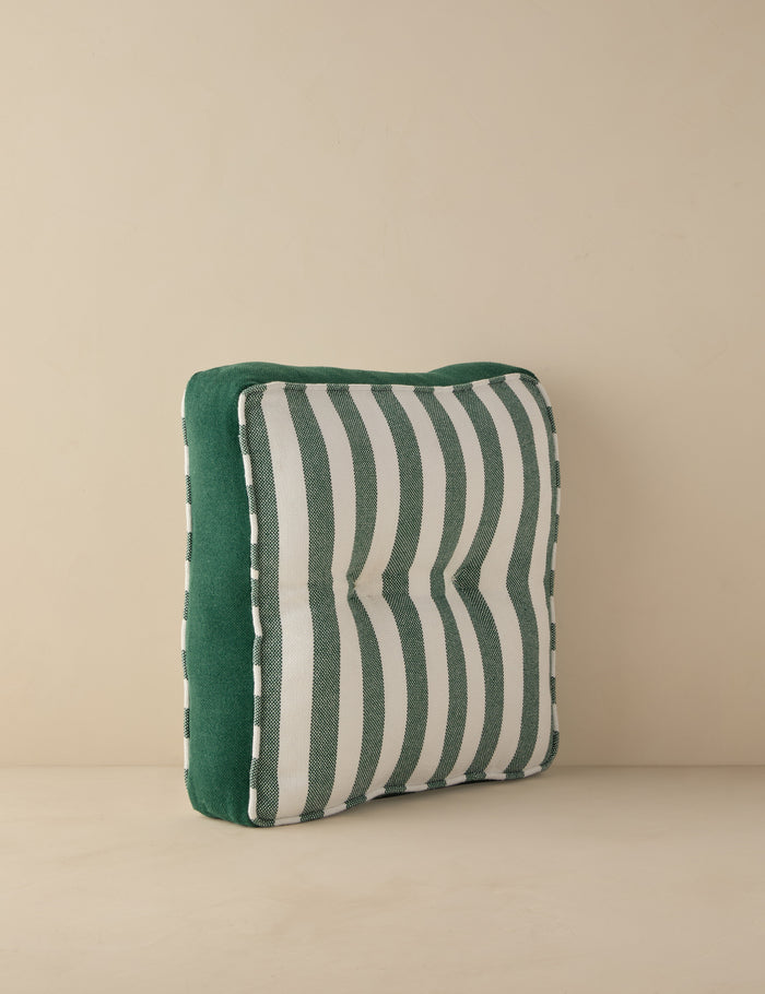 #color::emerald #style::square #fill-type::polyester