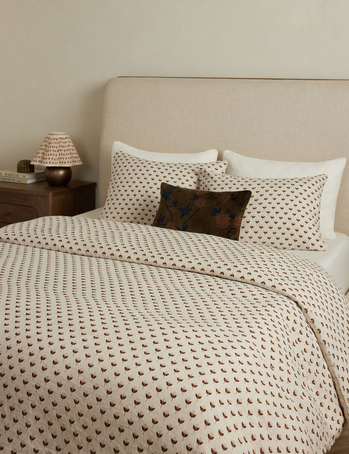 #color::merlot-and-gold #size::standard #size::king