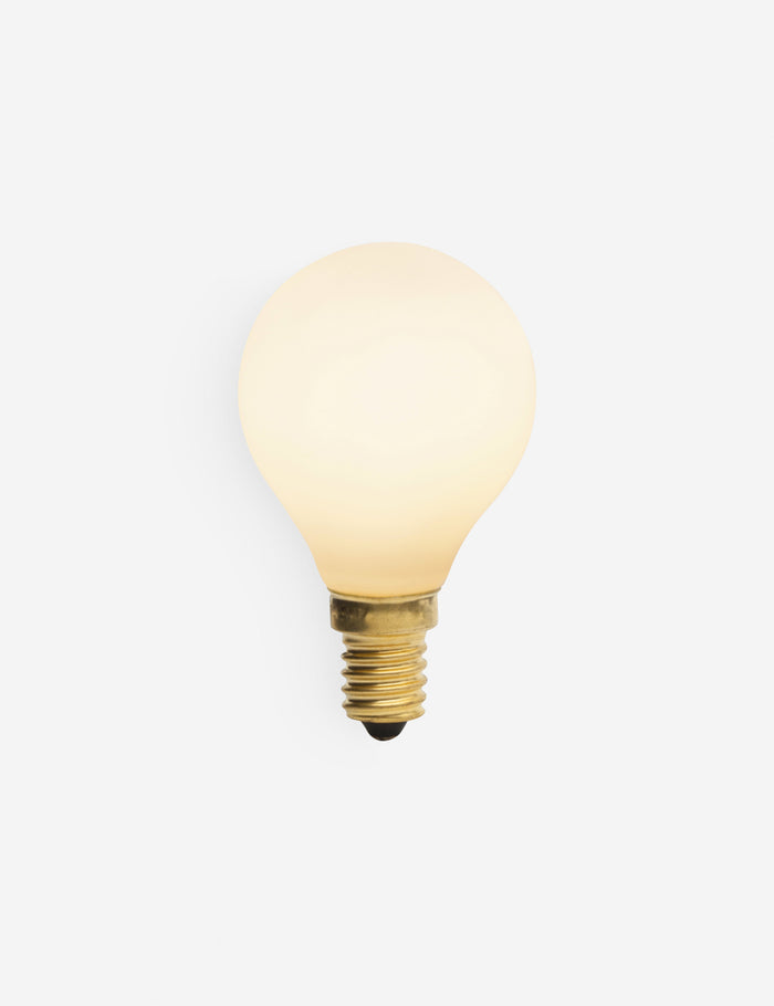 #color::white #size::e12