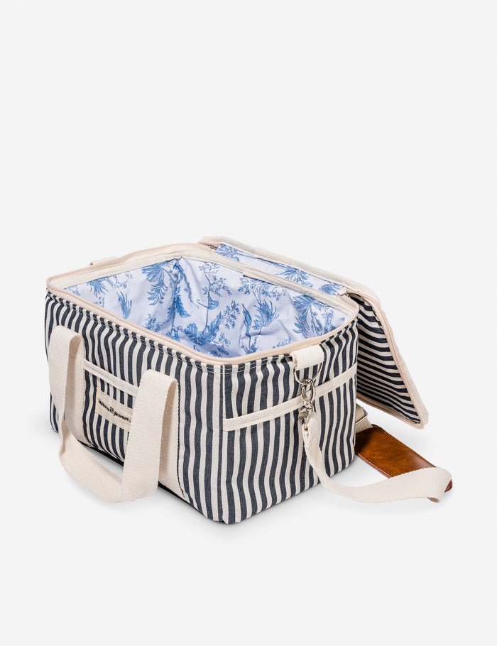 #color::lauren's-navy-stripe