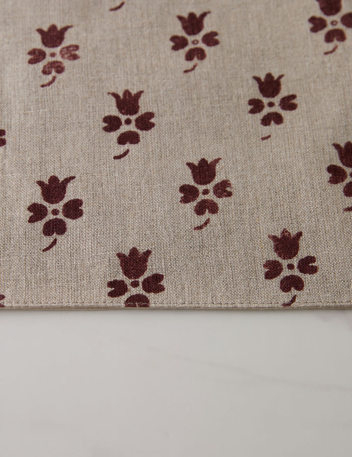 #color::cranberry #style::placemat--set-of-4