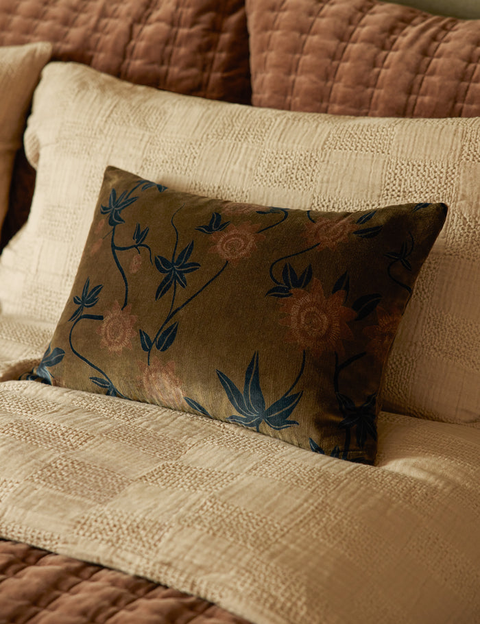 #color::olive #style::lumbar