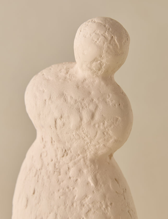 #style::leaning | Close up view of the Selenia modern textural figurine sculpture by Aimee Song