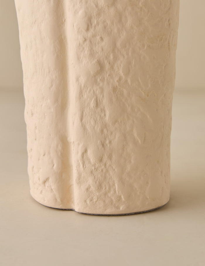 #style::leaning | Close up view of the Selenia modern textural figurine sculpture by Aimee Song