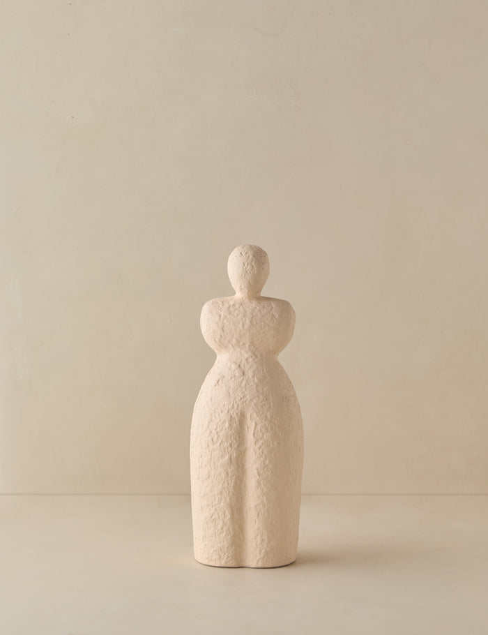 #style::still | Selenia modern textural figurine sculpture by Aimee Song