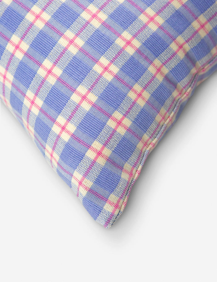 #color::blue-and-pink #size::square #size::lumbar