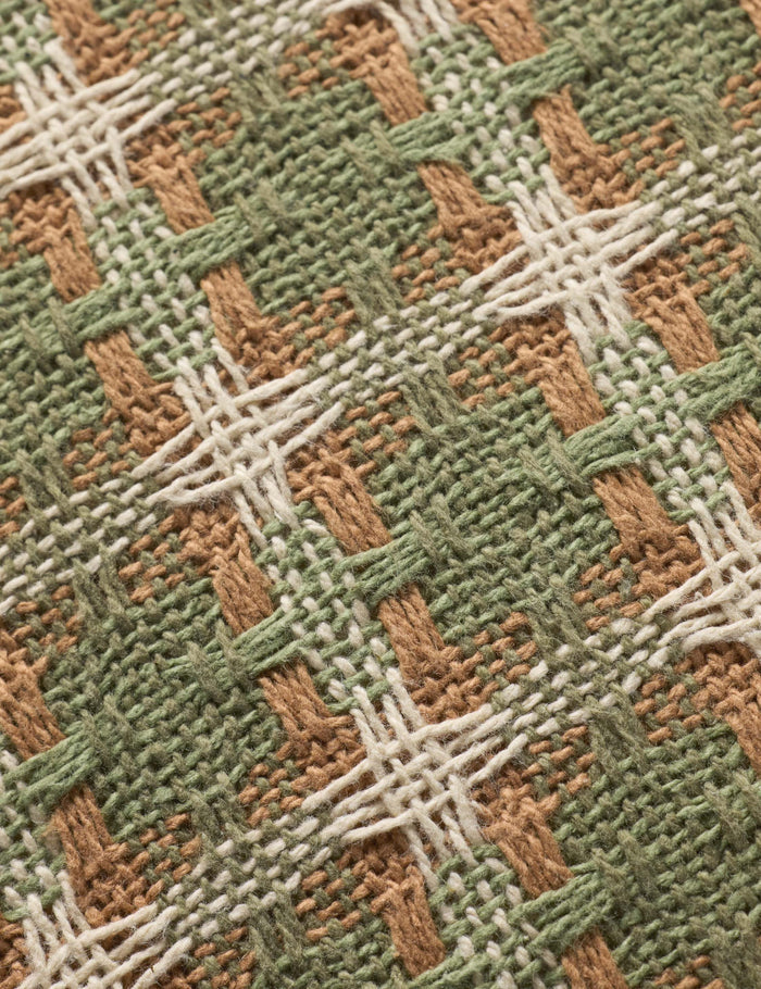 #color::green-and-multi #style::square #fill type::down #fill type::polyester
