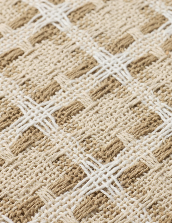 #color::natural-and-multi #style::square #fill type::down #fill type::polyester
