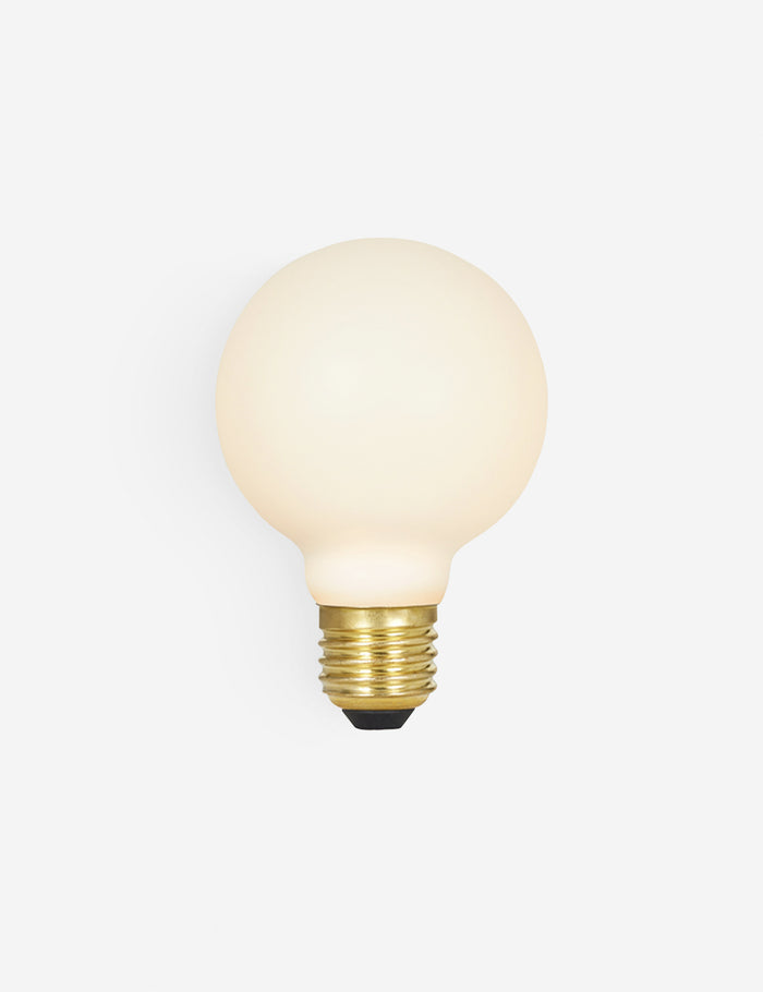 #color::white #size::e26