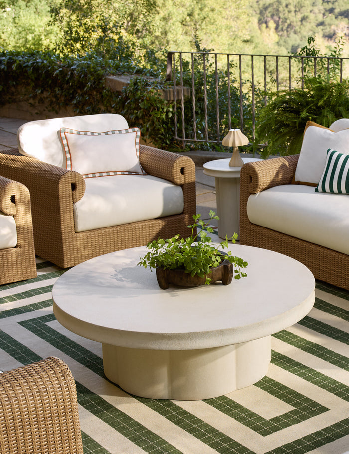 #color::coconut-and-rust #style::lumbar #fill-type::polyester