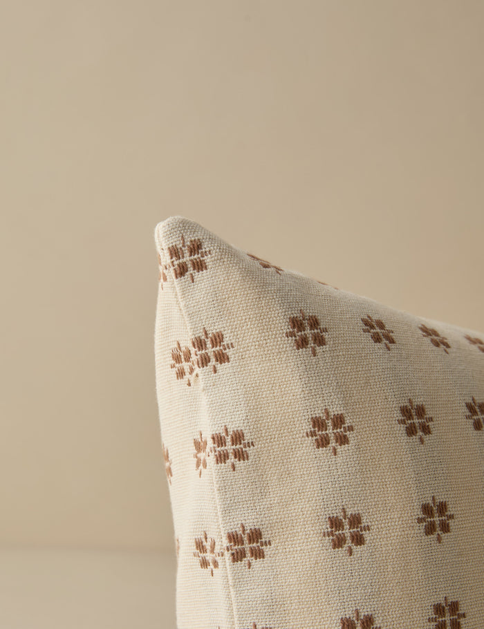 #color::ivory #style::long-lumbar