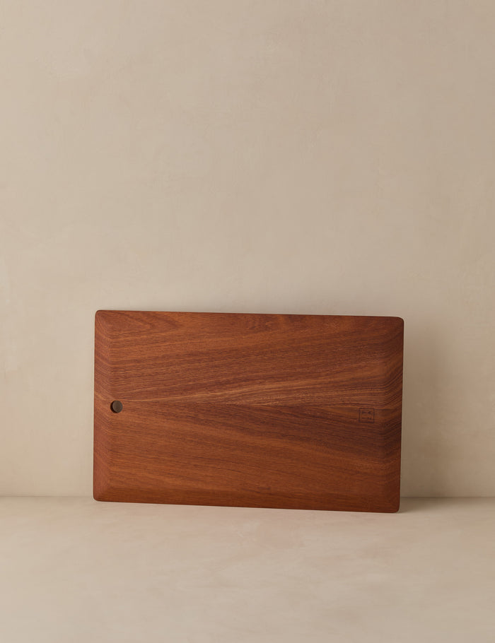 #color::mahogany #size::short
